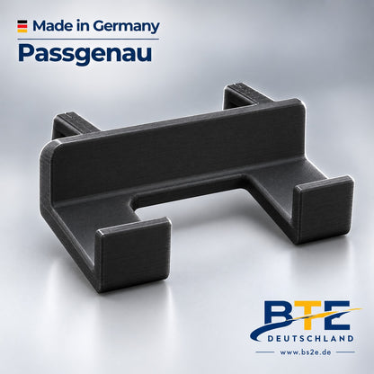 BTE Hammerhalter Schwarz für SKÅDIS Lochwand: Professioneller Skadis Werkzeughalter & Skadis Zubehör Werkstatt. Dieser Hammerhalter ist Hammerhalter Lochwand, Hammer Halterung Skadis, Skadis Hammer, Hammer Halterung Werkstatt Wand & Skadis Zubehör 3D Druck. Beste Hammer Aufbewahrung. Hammerhalter PETG, Skadis Hammer Halter 3D Druck, Werkzeughalter Skadis Hammer, Hammerhalter 23 mm, Werkzeugwand Hammer Halter, Hammer Wandhalterung Lochplatte, Skadis Werkzeug Ordnung, Skadis Halter Schlosserhammer, Skadis 